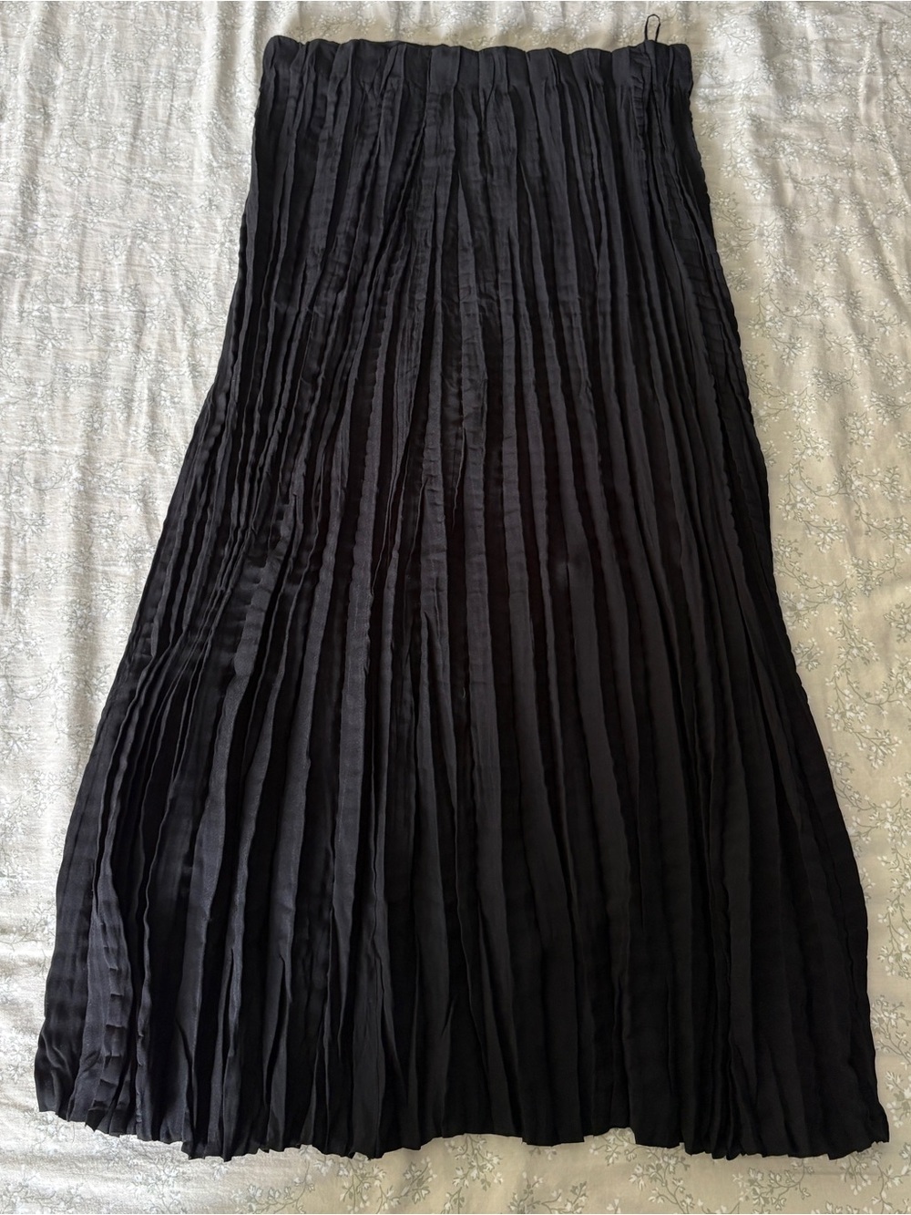 Massimo Dutti Women's Black Pleated Midi Skirt - Picture 3 of 3